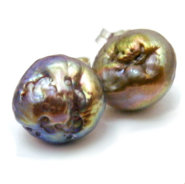 Very Rippled Pearl Stud Earrings